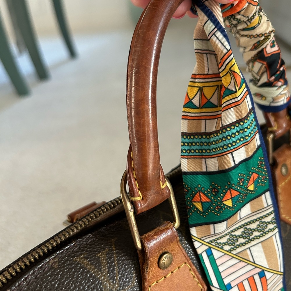 Louis Vuitton Monogram Canvas Alma with purse twilly’s - Picture 5 of 12